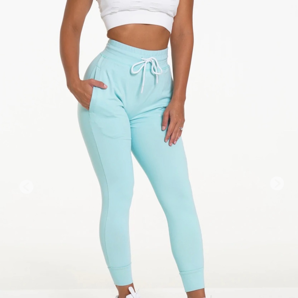 NVGTN Sea Foam Green Joggers Extra Small (XS)